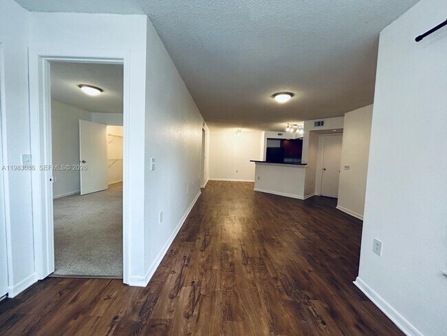 Foto del edificio - 12980 Vista Isles Dr