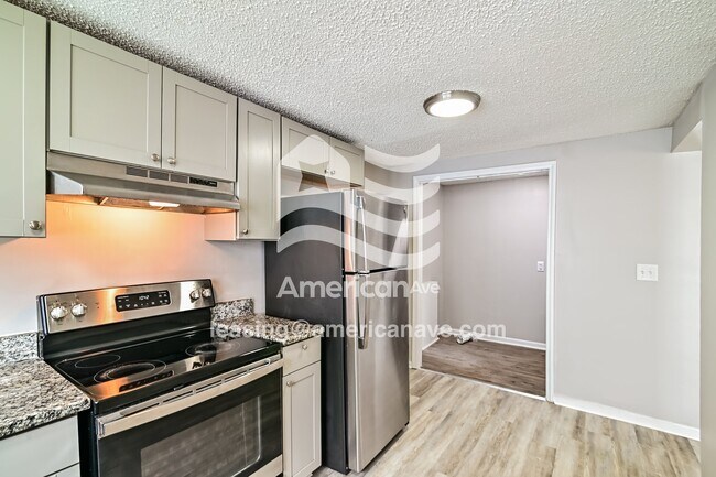 Foto del edificio - 713B Hillcrest Ave