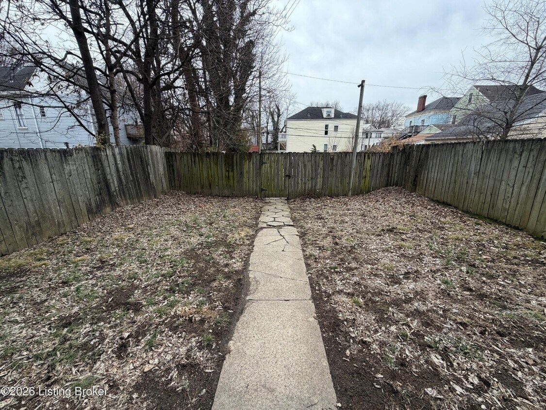 Building Photo - 1210 E Broadway