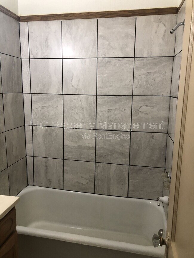 Foto del edificio - 429 W G St