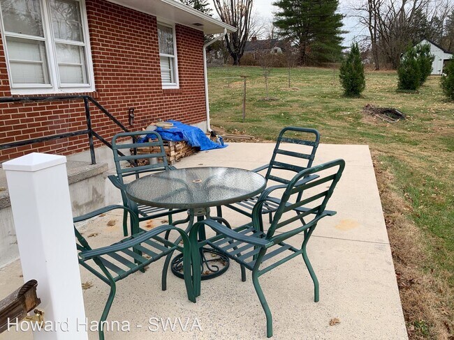 Foto del edificio - 1 br, 1 bath House - 906 Ruffner Place