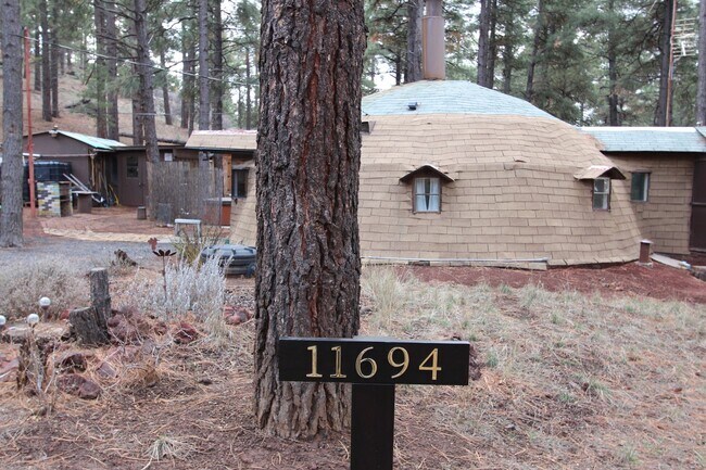 Foto del edificio - $300 Off First Month | Unique Dome Studio in Parks, AZ
