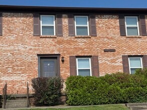 Building Photo - 212 Calumet Dr