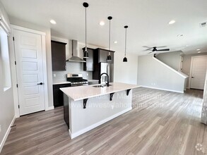 Building Photo - 373 N Stone Cyn Ln