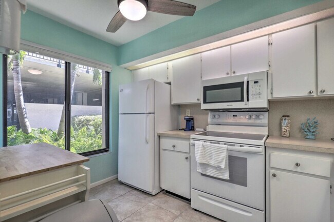 Building Photo - 6372 Palma Del Mar Blvd S