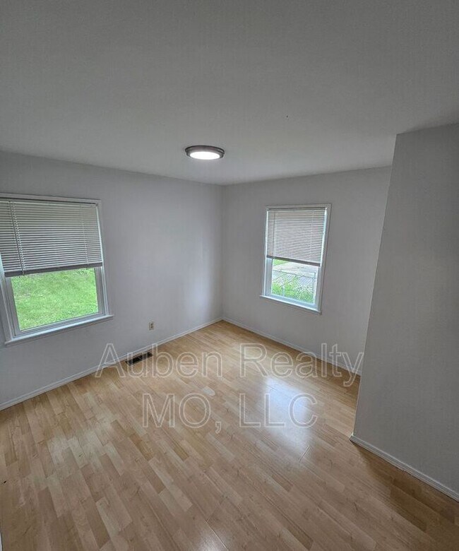 Building Photo - 4630 E 43 Terrace