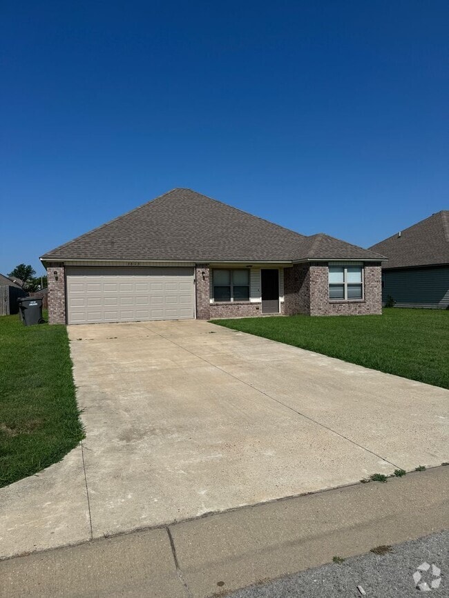 Building Photo - 3813 Remington Dr