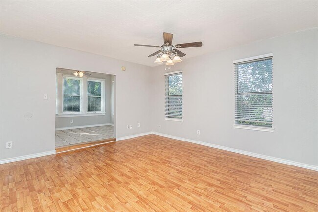 Building Photo - 5803 Tremont St