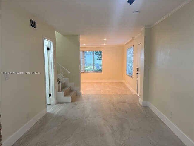 Building Photo - 7516 E Treasure Dr