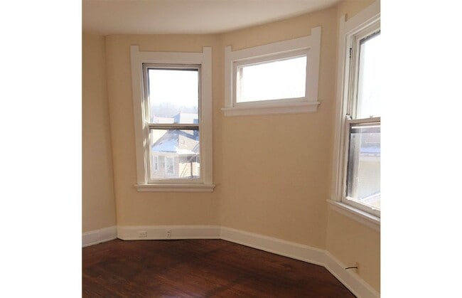 Building Photo - 3400 Ormond Ave