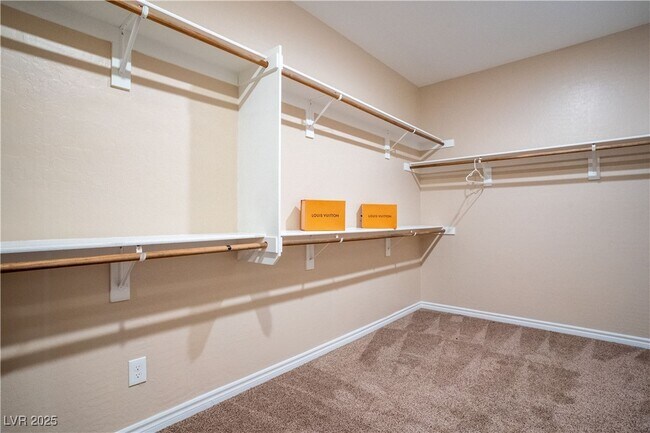 Foto del edificio - 7733 Harthill Park Ave