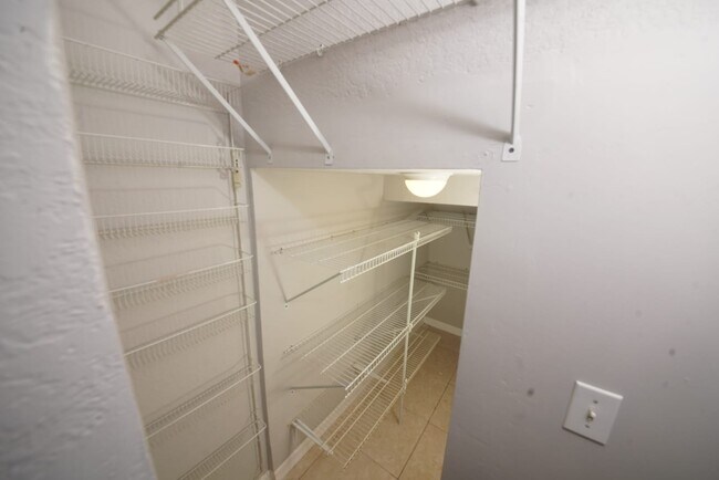 Foto del edificio - 5095 Rambler Rose Way