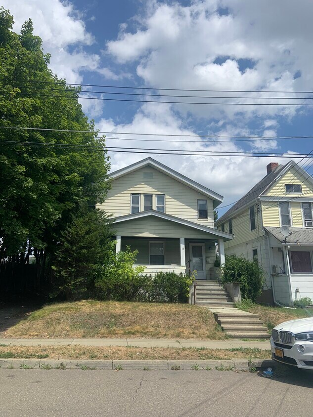 Primary Photo - 12 Goethe St