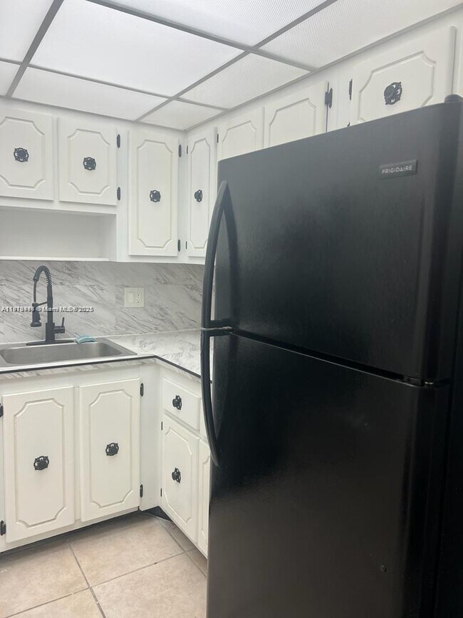 Foto del edificio - 13499 Biscayne Blvd