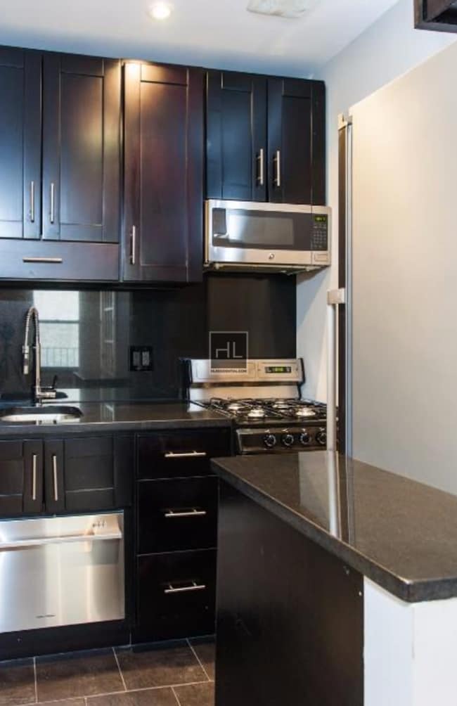 Building Photo - 2 BED DUPLEX WITH PRIVATE GARDEN IN PRIME ...