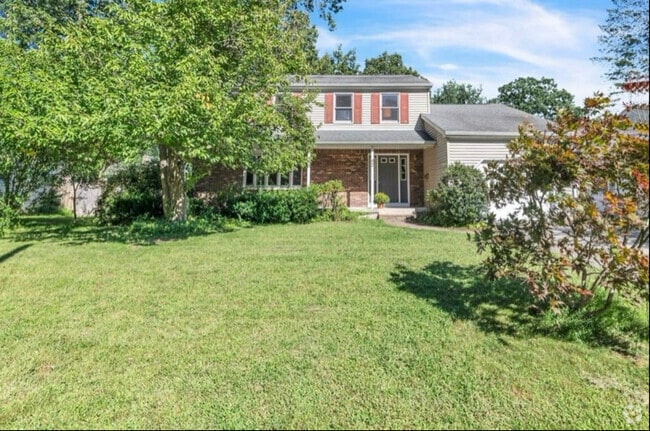 63 Oakwood Dr
