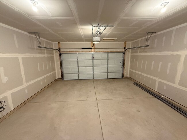 Building Photo - Nice New SIngle Family Home on Elkhart's NE Side