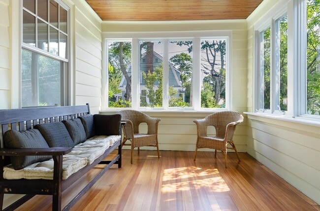 Building Photo - 29 Devereaux St
