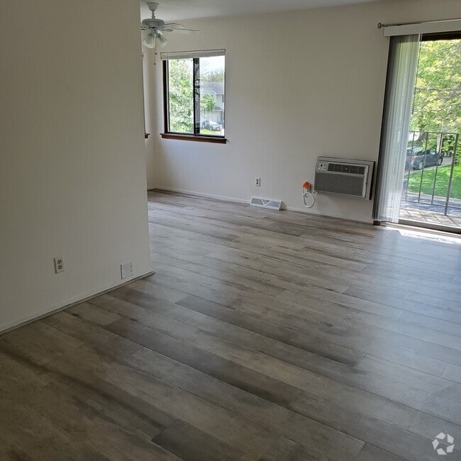 Building Photo - 2609 Smithfield Dr