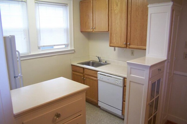 Building Photo - 1623 Norris Pl