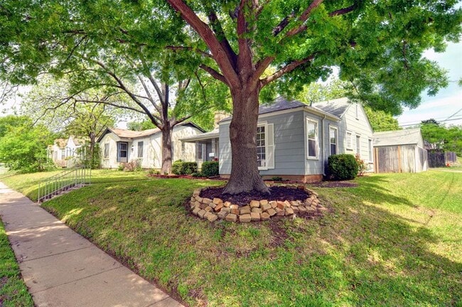 Building Photo - 3800 Collinwood Ave