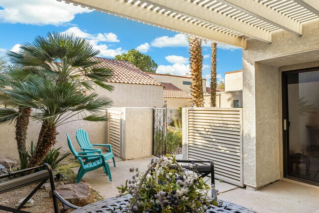 Foto del edificio - 306 Forest Hills Dr