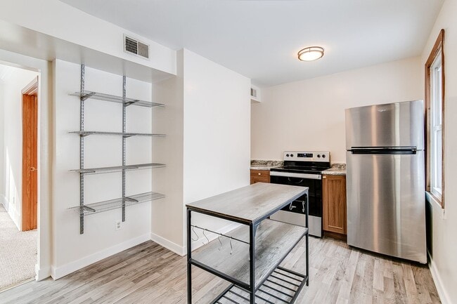 Building Photo - 2101 Como Ave