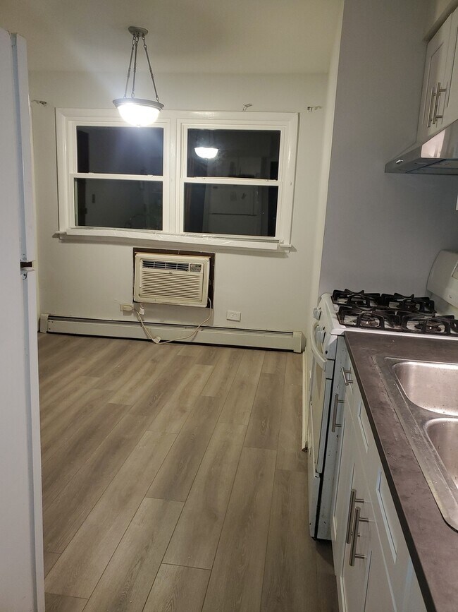 Foto del edificio - 1424 E 156th St