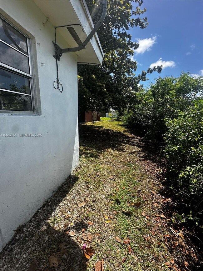 Foto del edificio - 821 SW 2nd St