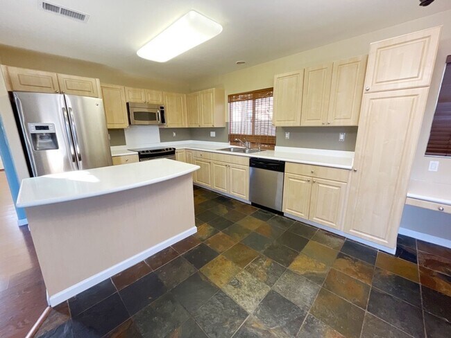 Foto del edificio - Ocean Pointe 3 bed, 3 bath, 2 car garage w...