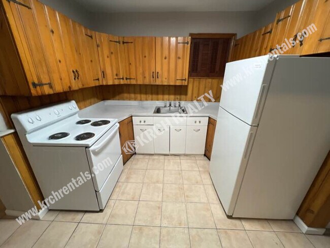 Building Photo - Large 3-Bed Home Located Near Hwy 70
