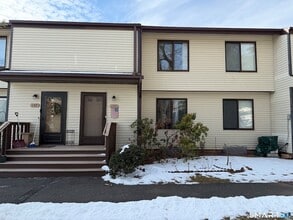 Building Photo - 155 Cottonwood Rd