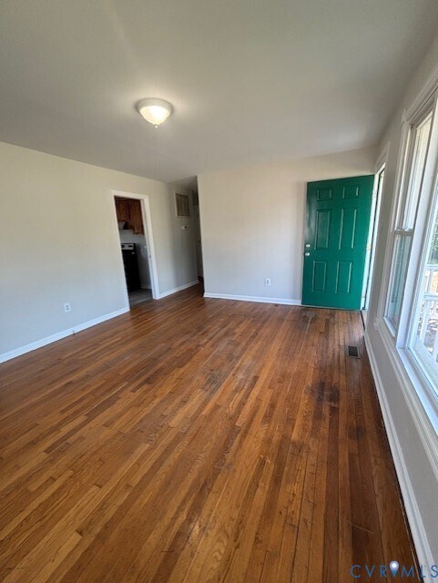 Foto del edificio - 9721 Drexel Ln