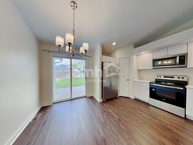 Foto del edificio - 536 N Copper River Dr