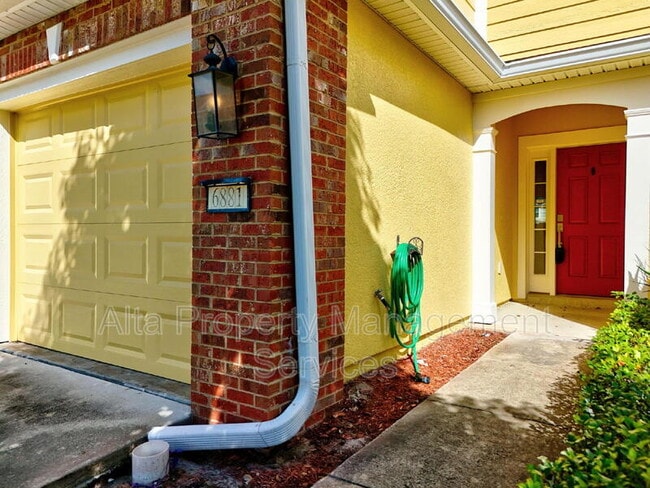 Building Photo - 6881 Woody Vine Dr