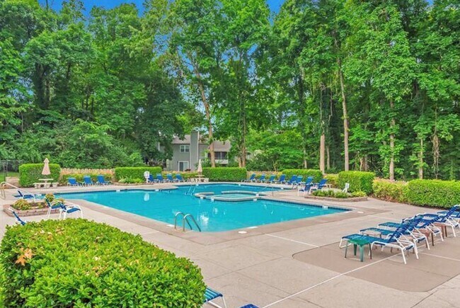 Foto del edificio - 8600 Olde Colony Trail