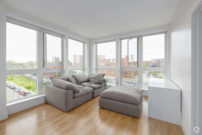 Origin 1BR, 1BA - 597SF - Living Room - Chestnut Commons Apartments