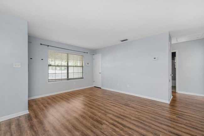 Building Photo - Charming 2-Bedroom Townhome – $1,550/mo