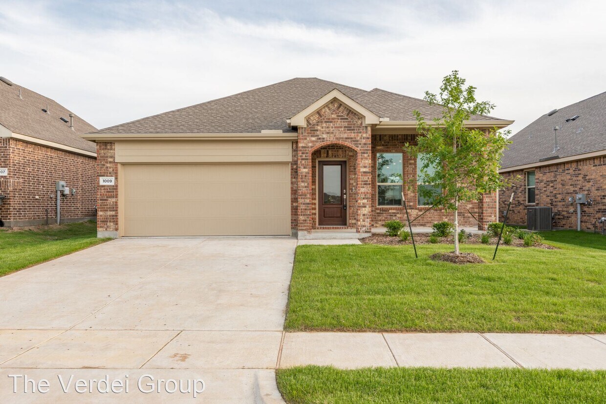 Primary Photo - 3 br, 2 bath House - 1009 Mesquite Ln