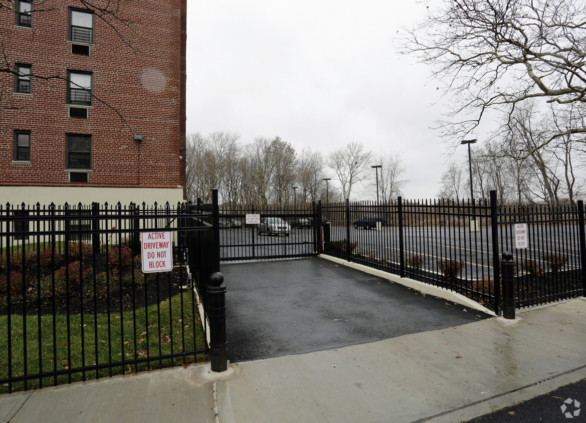 Parking Area - Terrace Gardens