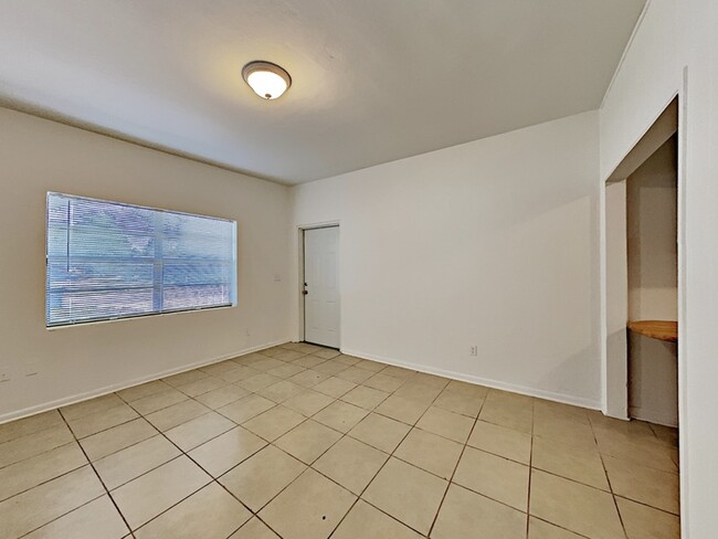 Building Photo - 1706 Rose Blvd