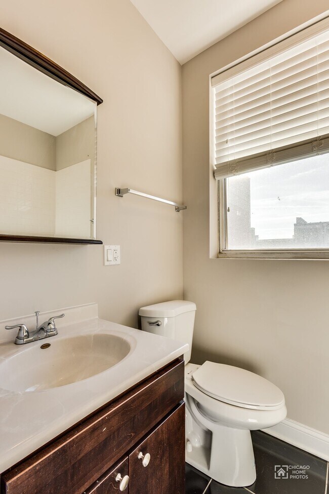 Bathroom - Mozart 4401-07 N.