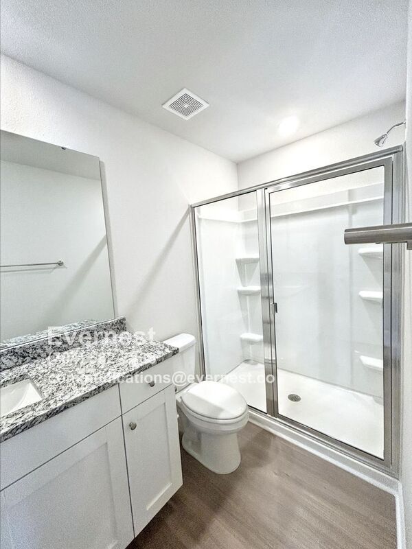 Building Photo - 2166 Willow Gln Dr