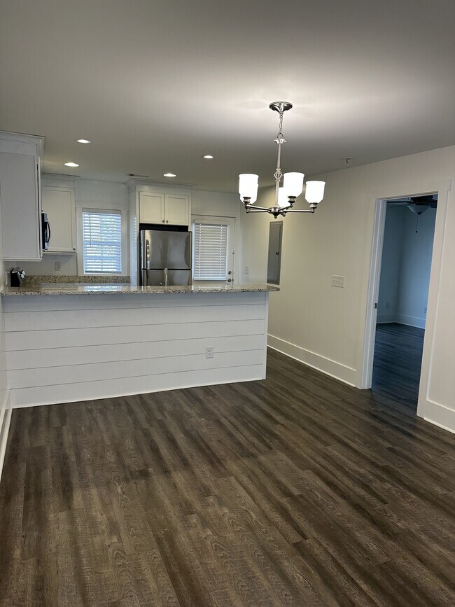 Foto del edificio - 95 Valley Dr