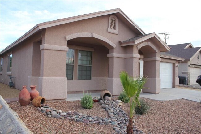 Building Photo - 14252 Smokey Point Dr