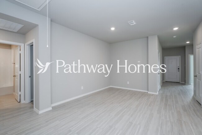 Foto del edificio - 8432 Hollymead Ln