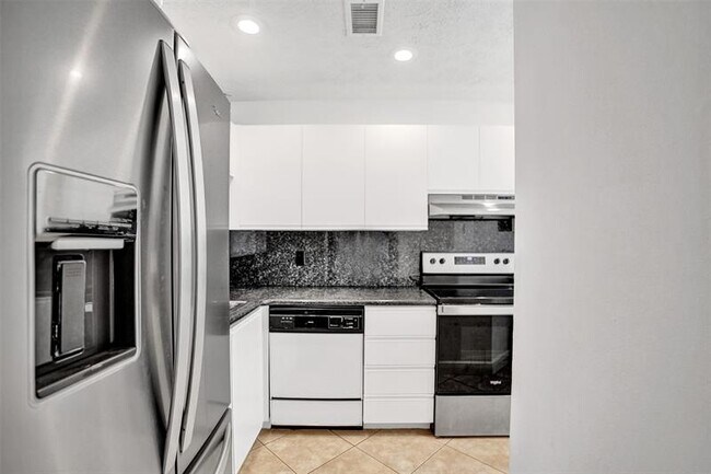 Foto del edificio - 1415 Miami Rd