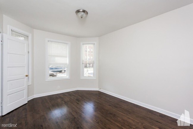 Foto del edificio - 3121 N Kimball Ave