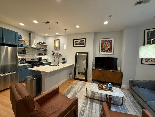 Building Photo - 1854 Mintwood Pl NW