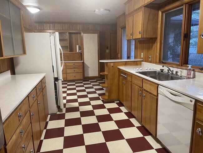 Building Photo - 737 E Riddle Ave